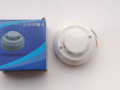 12V24V高档有线烟感探头有线烟雾探测光电式联网烟感报警器9-35V