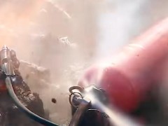滅火器扔進火中能爆炸滅火嗎？